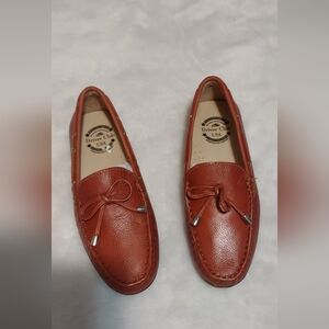 Like new condition shoes for kid's size,1